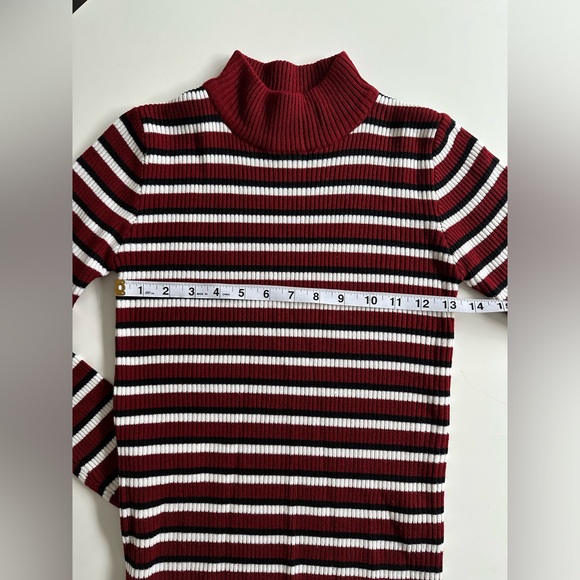 Sweater - Picture 7 of 7